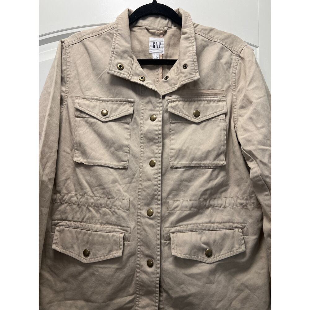 Gap Women’s Long Sleeve Button-Down Casual Jacket with Flap Pockets Size S Beige - Picture 4 of 5